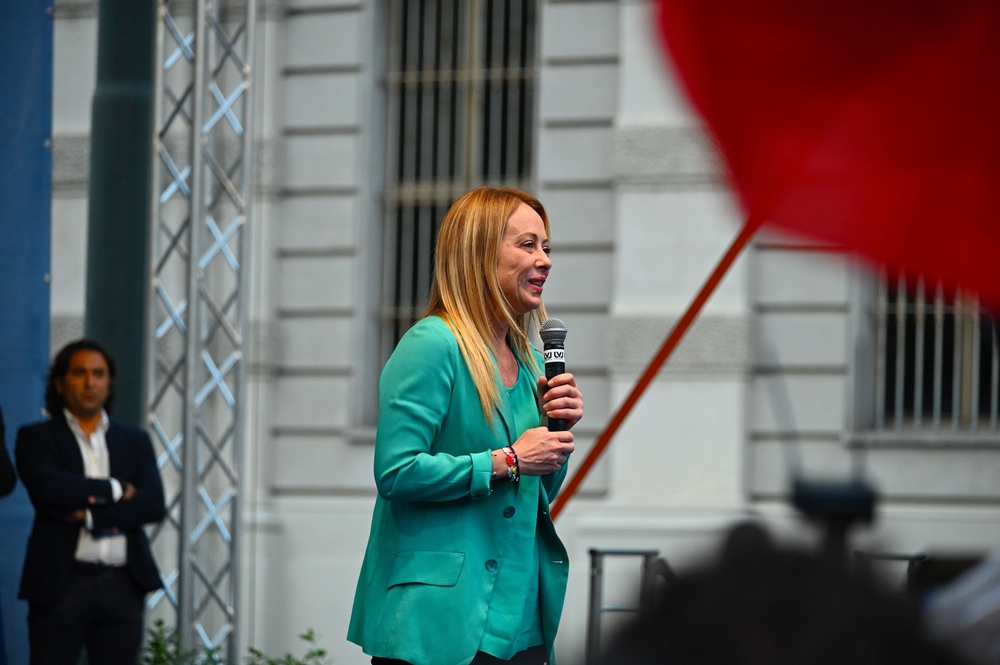 Giorgia Meloni in conferenza stampa