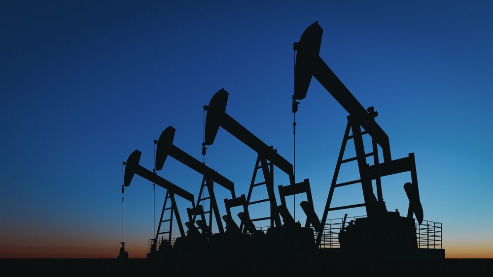 Petrolio oltre 100 dollari