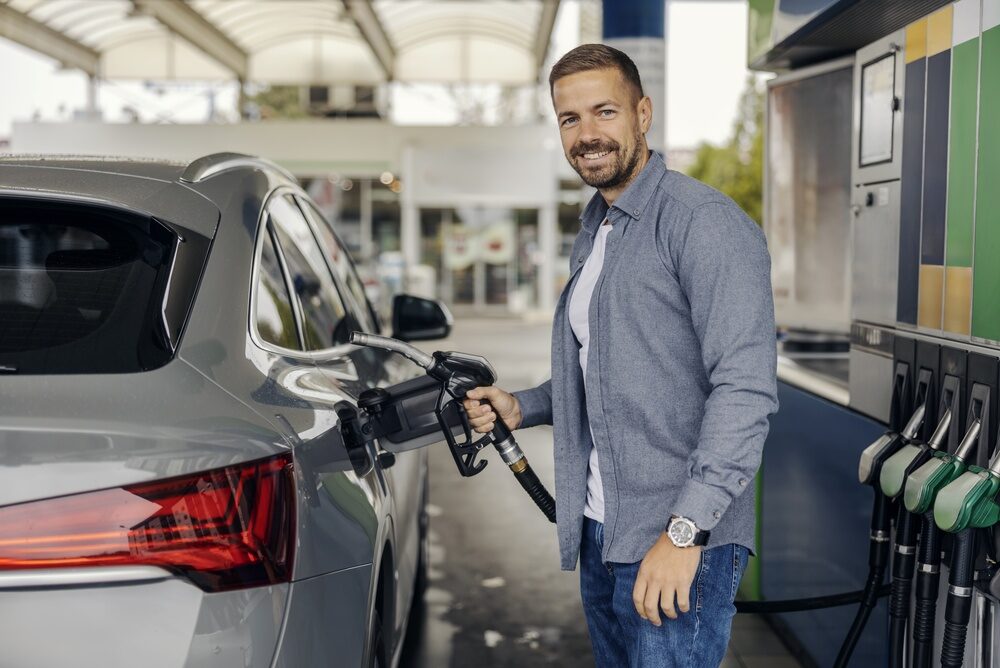 Aumenti dei prezzi dei carburanti e del gas in Europa