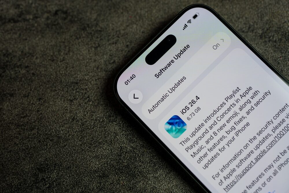 Screenshot di iOS 27 con Siri AI