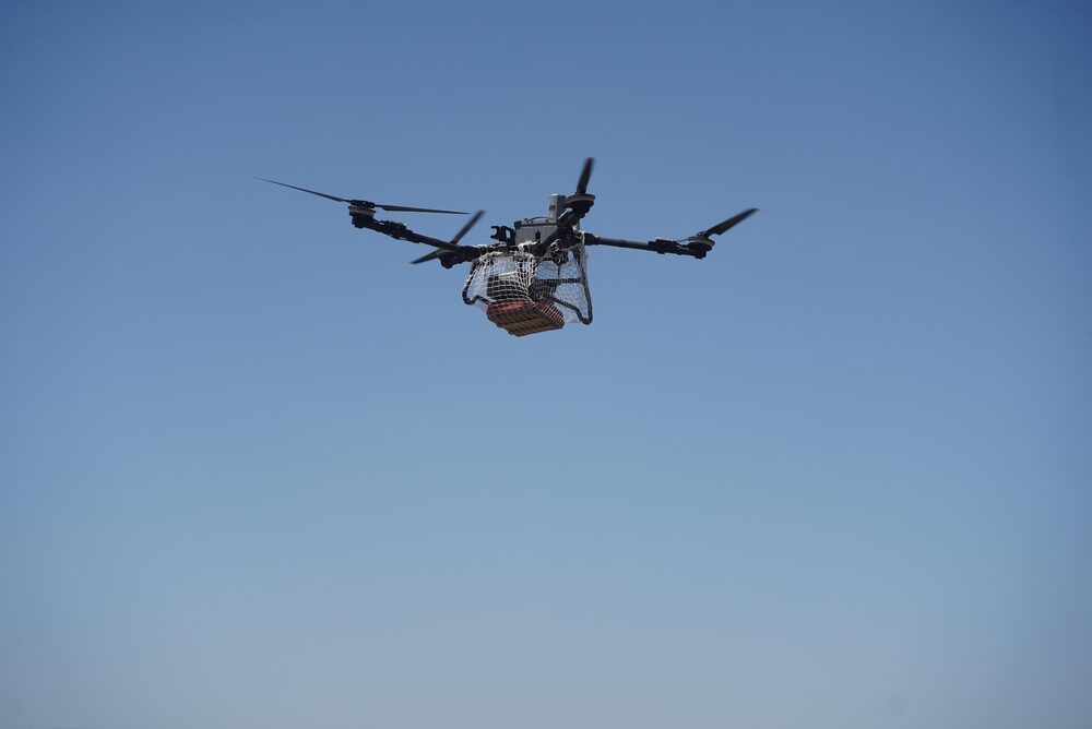 Droni cargo in azione per rifornire rifugi alpini